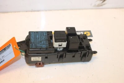 CAJA FUSIBLES Mitsubishi Space Star (DG) MPV 1.3 16V (4G13) 2000 8609H19 Foto 1 de 3