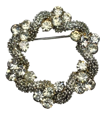 Broche Corona Círculo Texturizado Ornamentado Tono Plata Coro De Colección con Estrás Transparente Foto 1 de 4