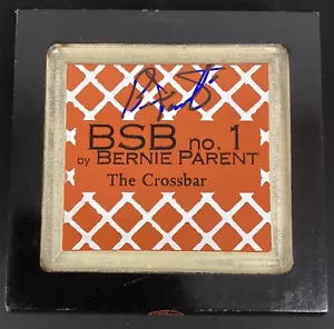 Caja de cigarros firmada por Bernie Parent hockey Phila Flyers portero autógrafo HOF PSA/DNA - Imagen 1 de 5
