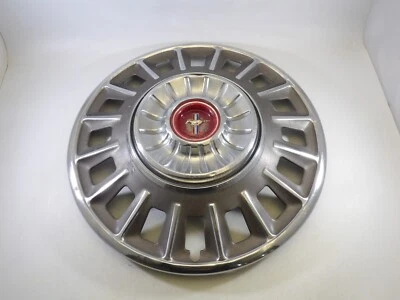 Ford OEM 1967 1968 Mustang de luxe 14" metal cromo y gris tapacubos cubierta de rueda Foto 1 de 4