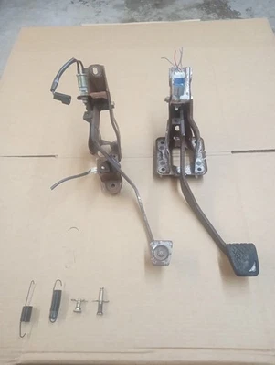 1998 - 2002 年丰田卡罗拉手拿包 - 刹车踏板总成。 二手原始设备制造商  — 第 1/4 张图片