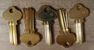 Paquete de 15 - Juego de cerraduras Lockwood llave de latón en blanco - L1 - Imagen 1 de 1
