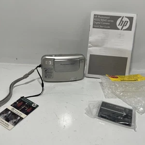 HP PhotoSmart R847 8.0 MP Digital Camera - Picture 1 of 7