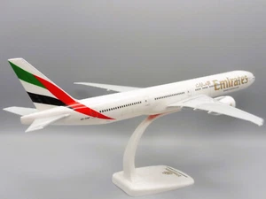 EMIRATES Boeing 777-300ER 1/200 Herpa Snap Fit 610544 777 DUBAI A6-ENF - Picture 1 of 12