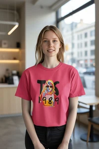 Taylor Swift 1989 Grafik T-Shirt Swiftie Merch SM Damen rosa RAR - Bild 1 von 5
