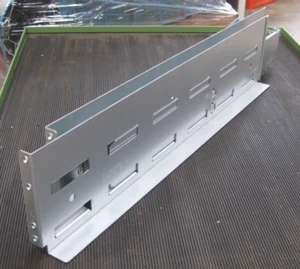 EMC 042-004-932 | 042-004-934 - EMC 3U Rail Kit LEFT/RIGHT - Photo 1 sur 6