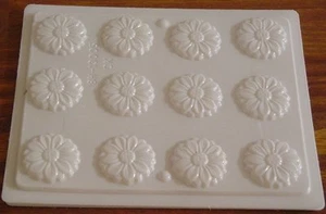 HARD CANDY MINI DAISY MOLD- HS-13005 - Picture 1 of 1