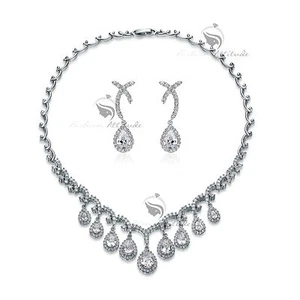 18k white gold gf made with SWAROVSKI crystal stud earrings necklace wedding set - Picture 1 of 7