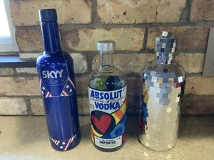 Absolut Vodka Romero Britto, SKYY Vodka And Disco Case - Picture 1 of 11