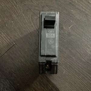 GENERAL ELECTRIC CIRCUIT BREAKER G0241 RT-693 20A E-11592 1POLE 120/240V NB - Picture 1 of 7