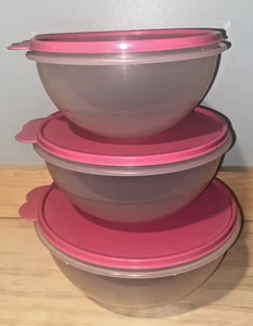 Tupperware #2516A-2 #2519A-1 #2520A-2 meraviglioso set di ciotole nidificanti coperchi rosa - Foto 1 di 10