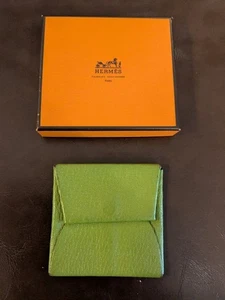 HERMES Bastia gelb-grün Leder Münzetui Geldbörse Portemonnaie Logo gebraucht - Bild 1 von 4