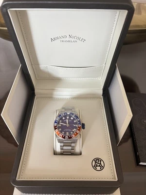 Часы дайверские Armand Nicolet JS9-41 Pepsi GMT красные и синие A487BGU-BU-MA2481AA - Изображение 1 из 4