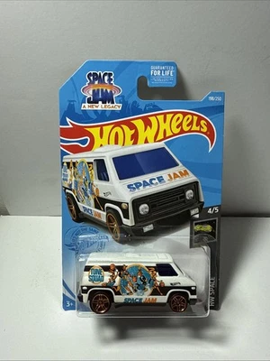 Hot Wheels 70-е Van: Space Jam A New Legacy — космическая серия 4/5 - Изображение 1 из 3
