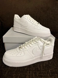 Taglie multiple - Nike Air Force 1 Low '07 bianche nuove di zecca - Regno Unito gratis il giorno dopo! - Foto 1 di 5