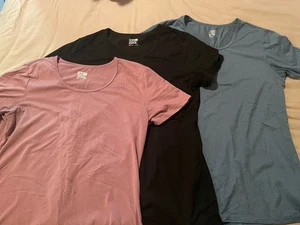 32 Grad coole S/S T-Shirts - blau, mauve, schwarz - Large - gebraucht, in einwandfreiem Zustand kostenloser Versand - Bild 1 von 9