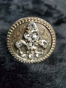 Übergroßes Statement Mode Stretchring mit Kristallen Fleur de lis Einheitsgröße - Bild 1 von 6