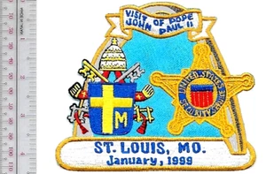 Detalle de protección del servicio secreto visita del Papa Juan Pablo II 1999 St. Louis, Missouri - Imagen 1 de 1