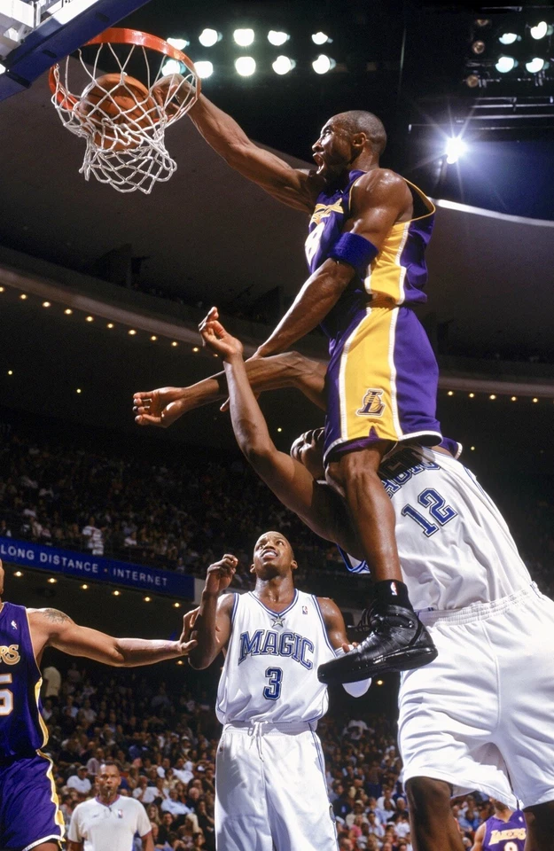 Kobe Bryant Poster Photo 12x18 Inch Black Mamba LAKERS Dunk on Dwight - Image 1 of 1