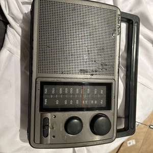 Radio shack Model 530-1710 kHz Comes On Dials Don’t Move Parts Only - Picture 1 of 18