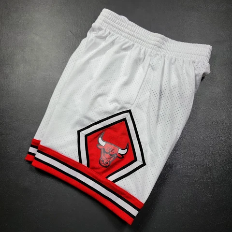 100% Authentic 97 98 Chicago Bulls Mitchell Ness Swingman Shorts XL 48 - jordan Cover
