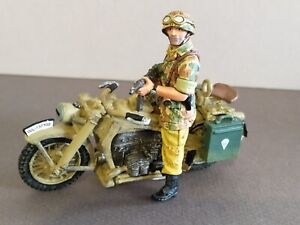 KING & COUNTRY FJ018 MOTORCYCLE SCOUT  WW2 RETIRED no box