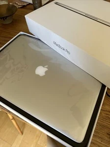 APPLE MACBOOK PRO 15 RETINA 2015, 1 TB Flash-Speicher, 2,8 GHz Quad-Core - Bild 1 von 15
