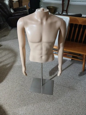 Maniquí de exhibición masculino de 4 pies de altura Foto 1 de 2