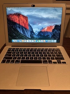 Apple MacBook Air 13.3" (128GB SSD, Intel Core i7, 2.2 GHz, 8GB RAM, Mid 2015) - Picture 1 of 13