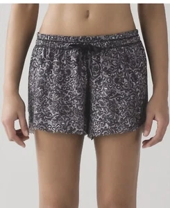 Lululemon Hit It Short Black White Floral Running Scalloped Edge size 12 - Picture 1 of 6