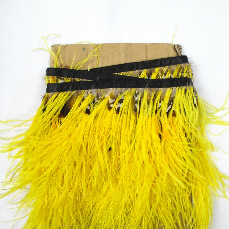 Borde de flecos de avestruz Perial Co con diseño vendido por yarda. Foto 1 de 1