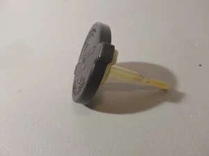 2006 Pontiac Vibe Power Steering Cap - Picture 1 of 2