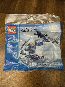 New Sealed Lego City 30222 Police Minifigure & Helicoptor Polybag - Picture 1 of 2