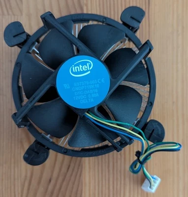 Ventilador CPU Intel E97379-003 con disipador térmico Foto 1 de 3