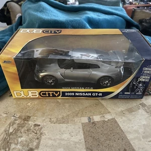 2009 Nissan GT-R (1 18) Silver Diecast by Jada Toys Preowned Box Damage - Picture 1 of 16