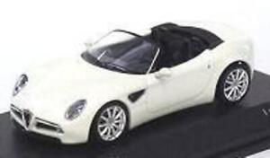 1:64 Minichamps Alfa Romeo 8C Spider White 640120532  Modellino