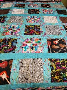 Music Quilt - Picture 1 of 2