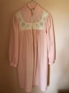 Vtg Gilligan O’Malley Pink Fleece House Dress Robe Nightgown Sz M Long Zip - Picture 1 of 12
