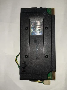 Intel Pentium III 450Mhz Slot 1 Processor 450/512/100/2.0v - SL37c WITH FAN - Picture 1 of 6