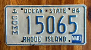 Placa de matrícula de Rhode Island 1984 Blue Border Anchor Comm comercial 15065 vintage - Imagen 1 de 3