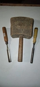 SET MIT 3 WERKZEUGEN EIN HAMMER UND ZWEI HAKEN - Bild 1 von 2