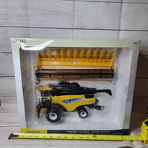 Ertl 2008 1/32 scale new holland CR9080 combine dealer edition w/ 2 heads yellow - Picture 1 of 11