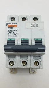 Interruttore Merlin Gerin C60N 10A 3P #8801 - Foto 1 di 5