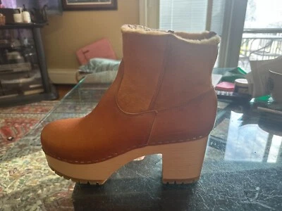 Tamanco sueco Hasbeens forrado de shearling botas médias tamanho 41 (EUA 10) nunca usado.    - Imagem 1 de 4