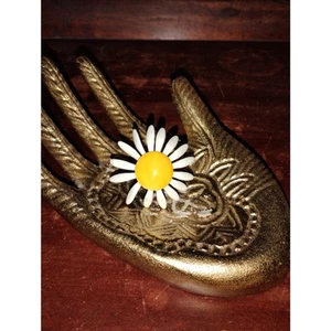 Vintage ORIGINAL BY ROBERT Brooch it is signed White Yellow Daisy - Picture 1 of 4