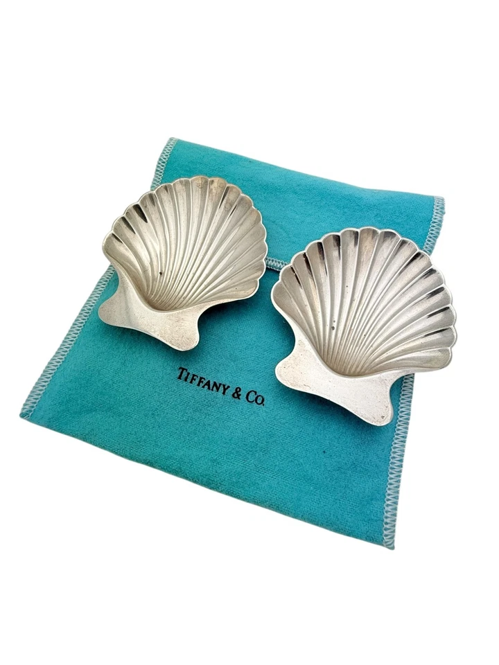 一对 Tiffany & Co. 纯银扇贝海贝壳脚盘 - 小袋 — 第 1/4 张图片