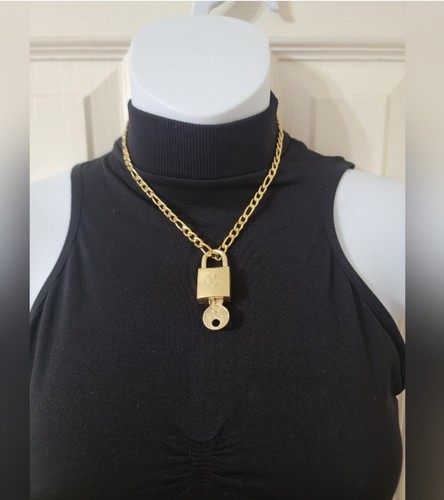 LOUIS VUITTON（LV） Autentico Louis Vuitton Pad Lock & Key Collana Set per Borse Ottone Tono Oro