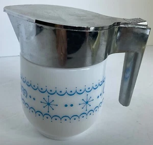 PYREX Snowflake Garland Syrup Dispenser - Picture 1 of 3