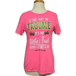 Camiseta Port & Company Bestie Trouble Talla Pequeña Cuello Redondo - Imagen 1 de 5