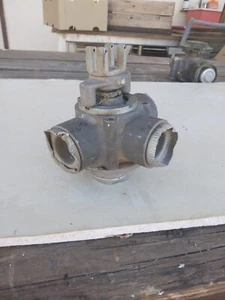 Parker aircraft fuel valve - Picture 1 of 5